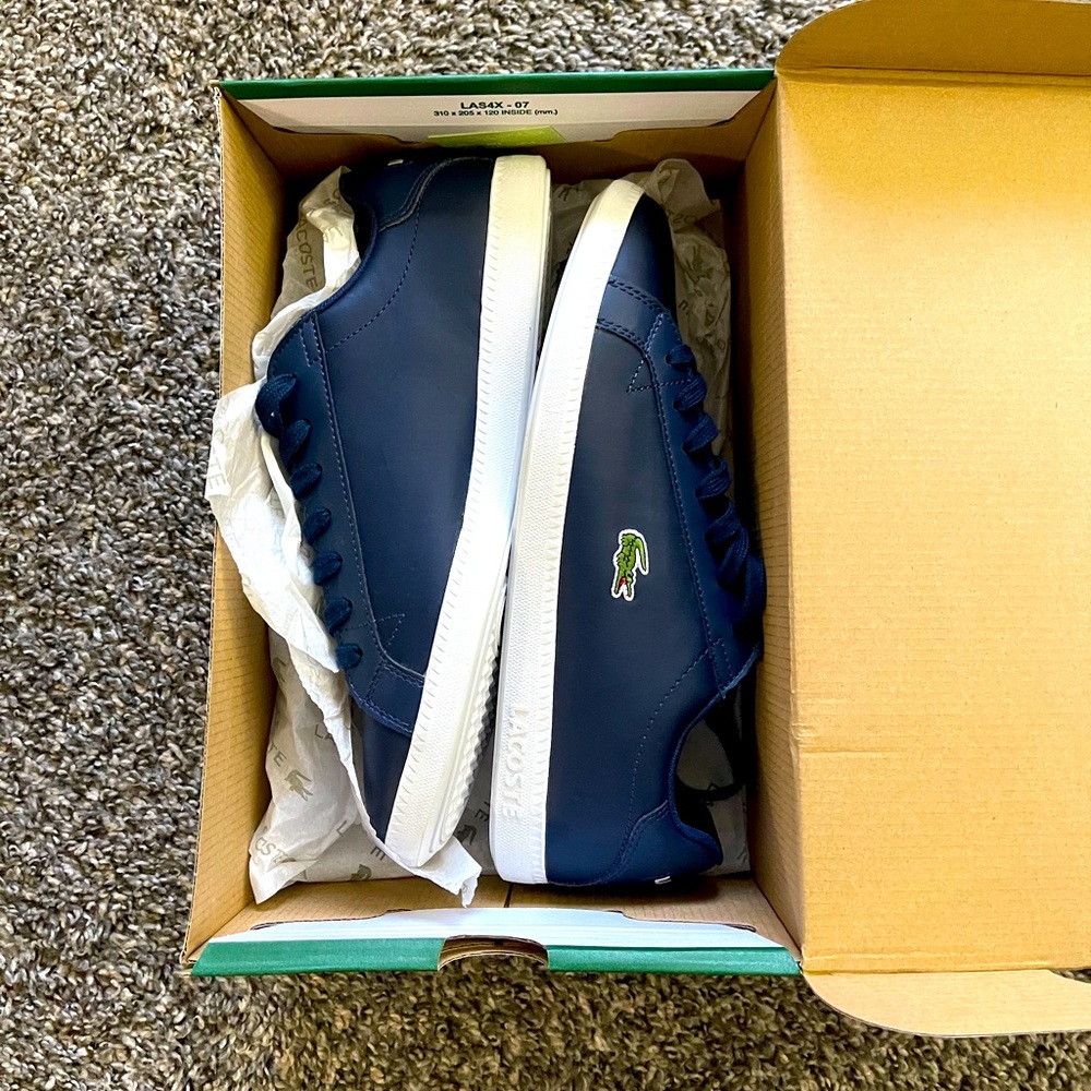 Lacoste sneakers size 9